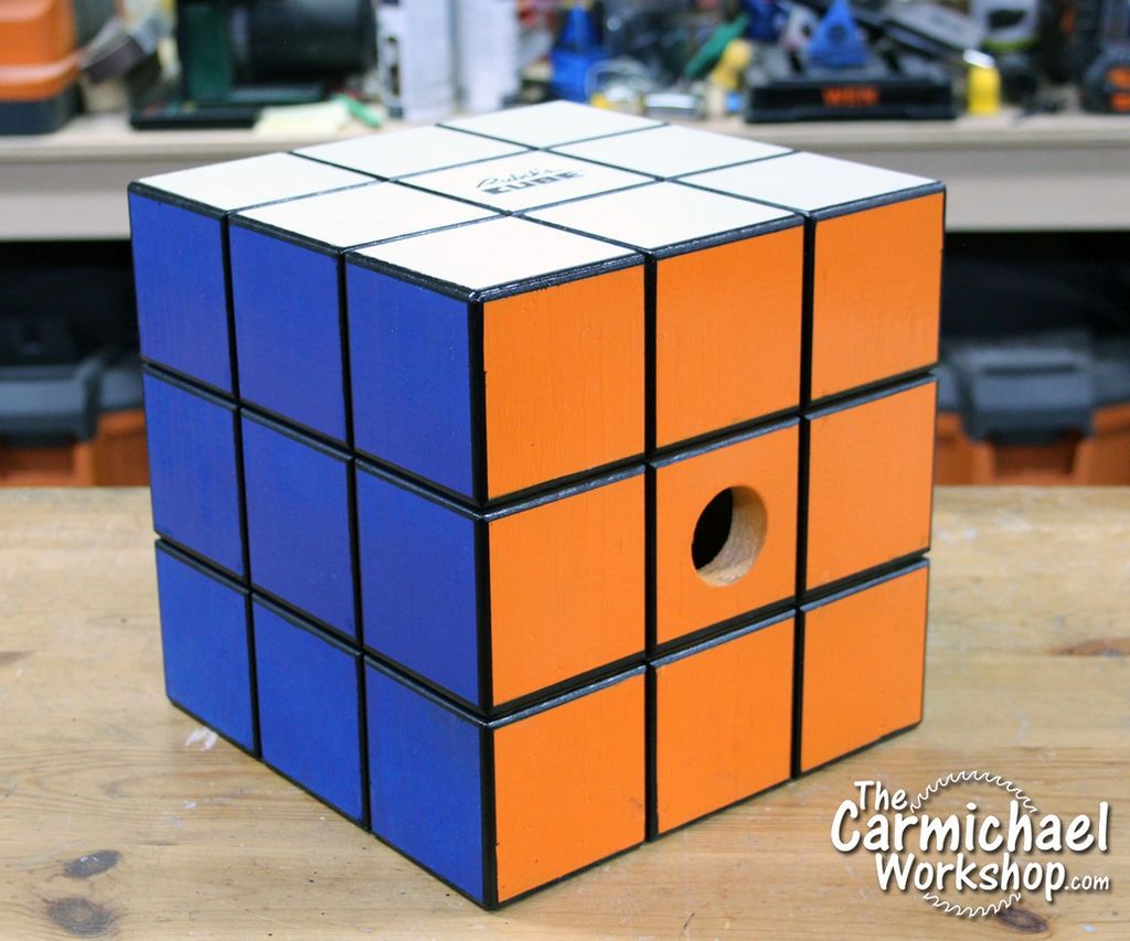 Casa de Pájaros en Forma de un Cubo de Rubik