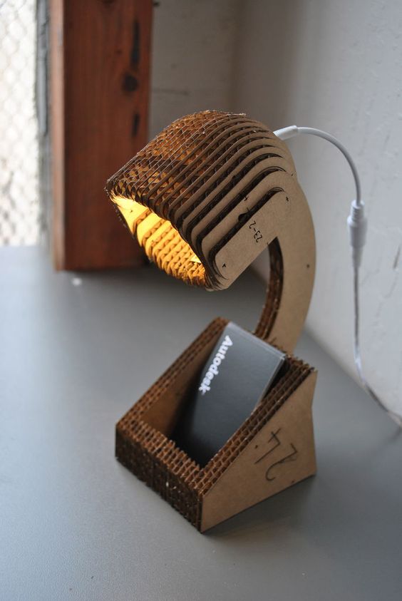 Diseños de Lámparas Creadas a Partir de Cartón Reciclado