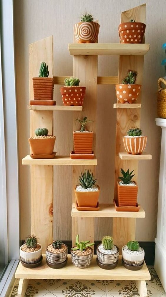 Furniture made with pallets for your plants