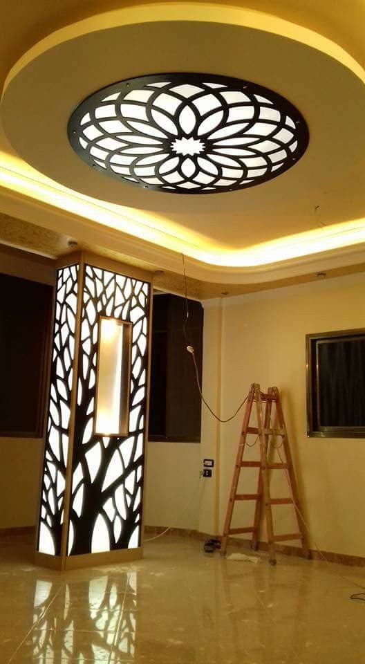 Hermosos tallados en madera hechos con una máquina CNC