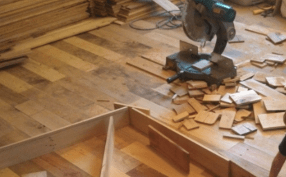 So bauen Sie mit wenig Geld einen Holzboden in Ziegeloptik