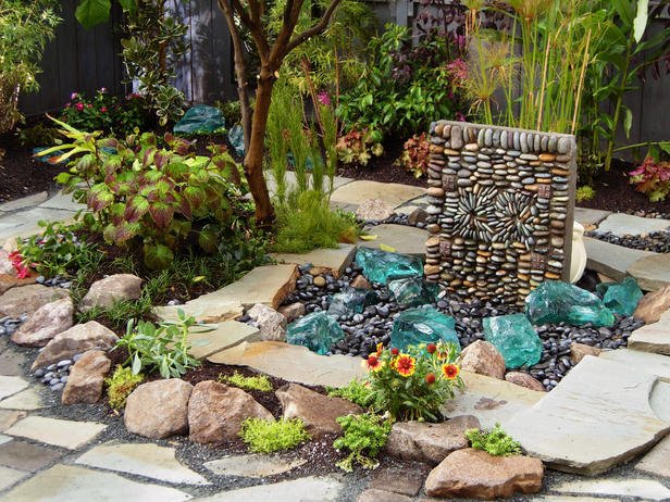 Formas económicas de remodelar tu jardín utilizando simples piedras