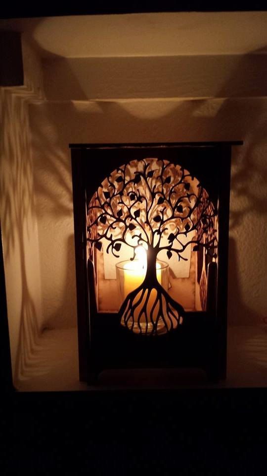 Hermosos tallados en madera hechos con una máquina CNC