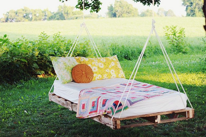 Awesome Hammocks Made from Recycled Pallets