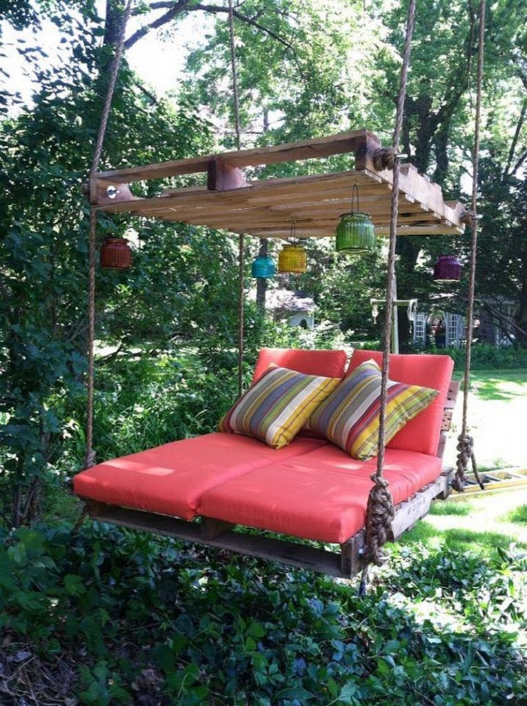 Awesome Hammocks Made from Recycled Pallets