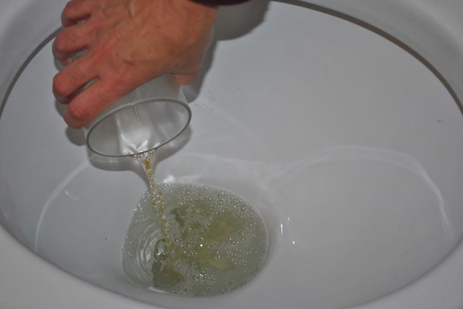 Excellent tip to remove stains from your toilet