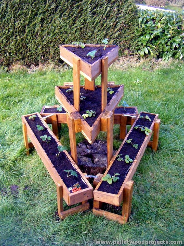 Maceteros inteligentes con madera para cultivar muchas plantas en tu jardín