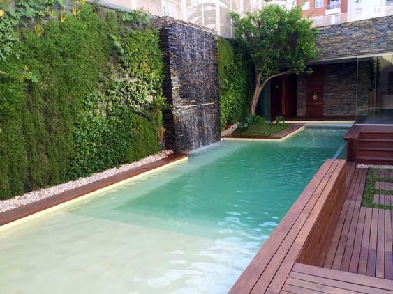 Cascadas: Deje su Piscina aún más Agradable y Elegante