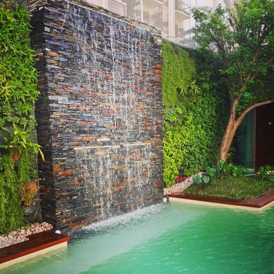 Cascadas: Deje su Piscina aún más Agradable y Elegante