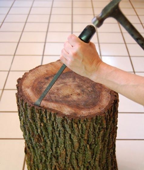 Construye tu propia mesa de noche hecha con troncos de madera