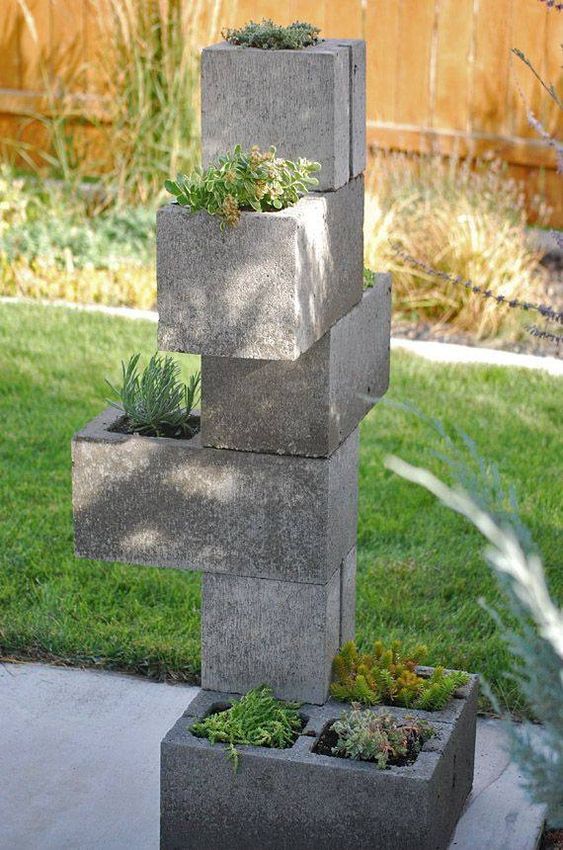 32 Impressive Home Projects Created with Concrete Blocks