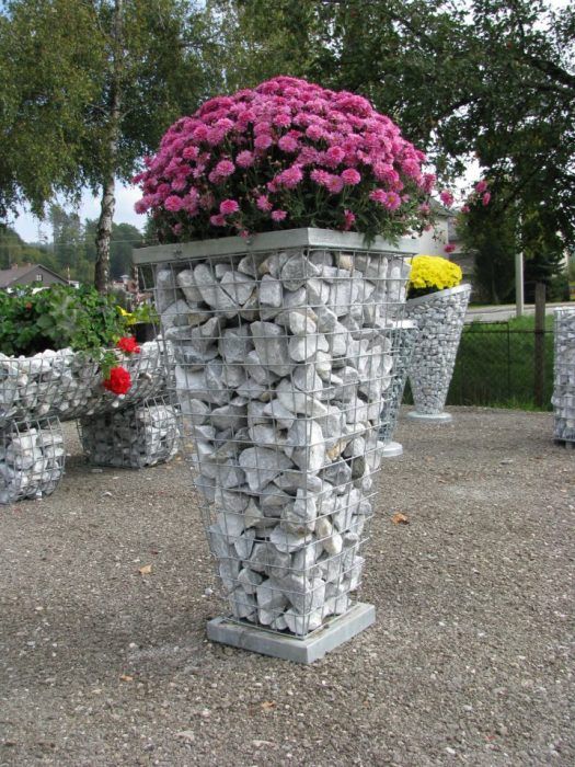 15 Projects with totally cool stone gabions for your garden