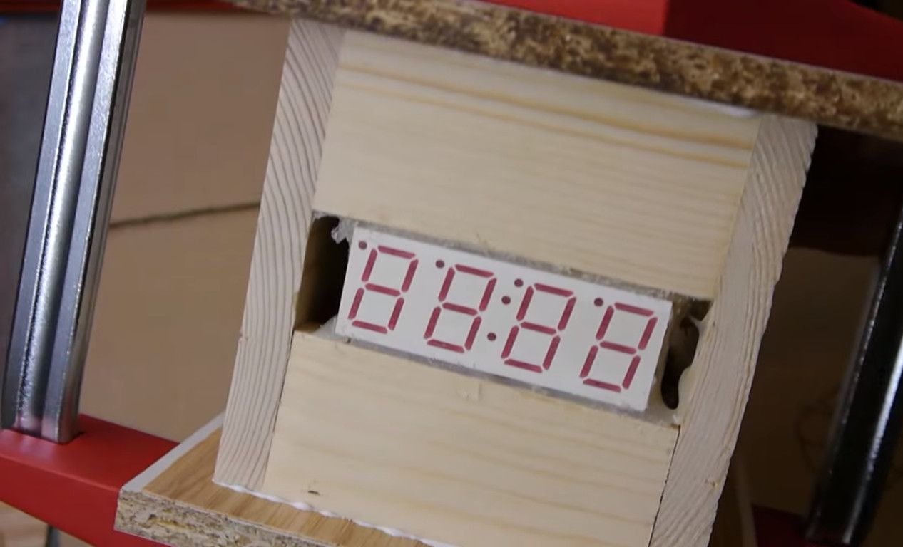 Original reloj que puedes hacer con retazos de madera