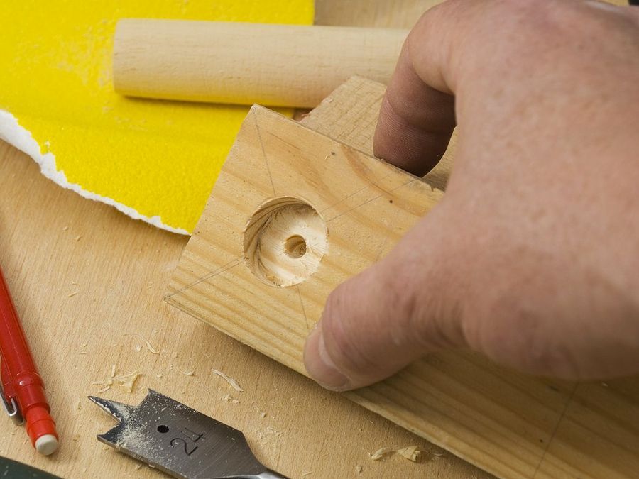 Técnica para ocultar los tornillos en la madera puede ser por la estética