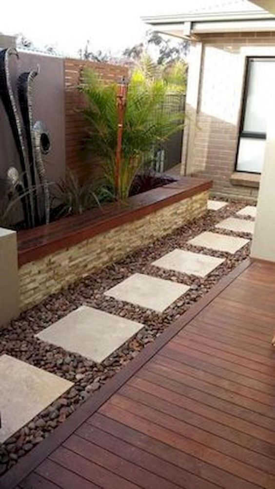 How to remodel the entrance of your house using concrete blocks