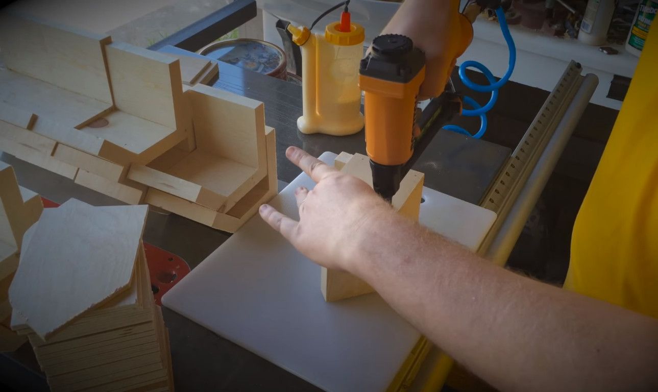 Interesante organizador de carpintería para tu taller