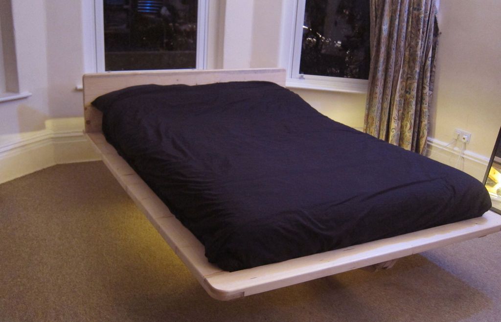 Cama de Diseño Moderno y de Perspectiva Flotante