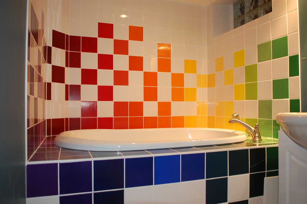 Cómo Pintar e Instalar Baldosas en el Baño