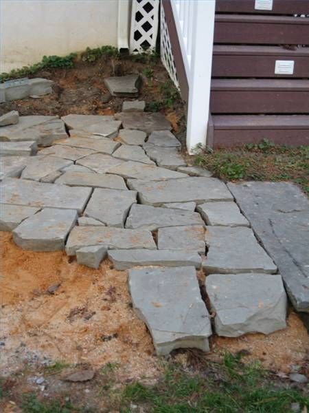 Construye un económico camino de piedra para tu jardín