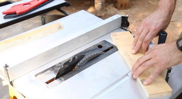Cómo usar una sierra de mesa- guía básica