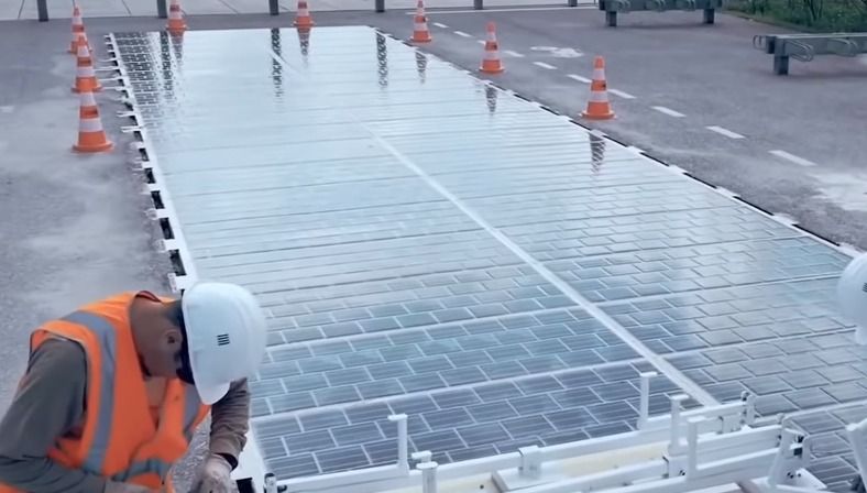 Roads with Futuristic Technology to Care for the Environment