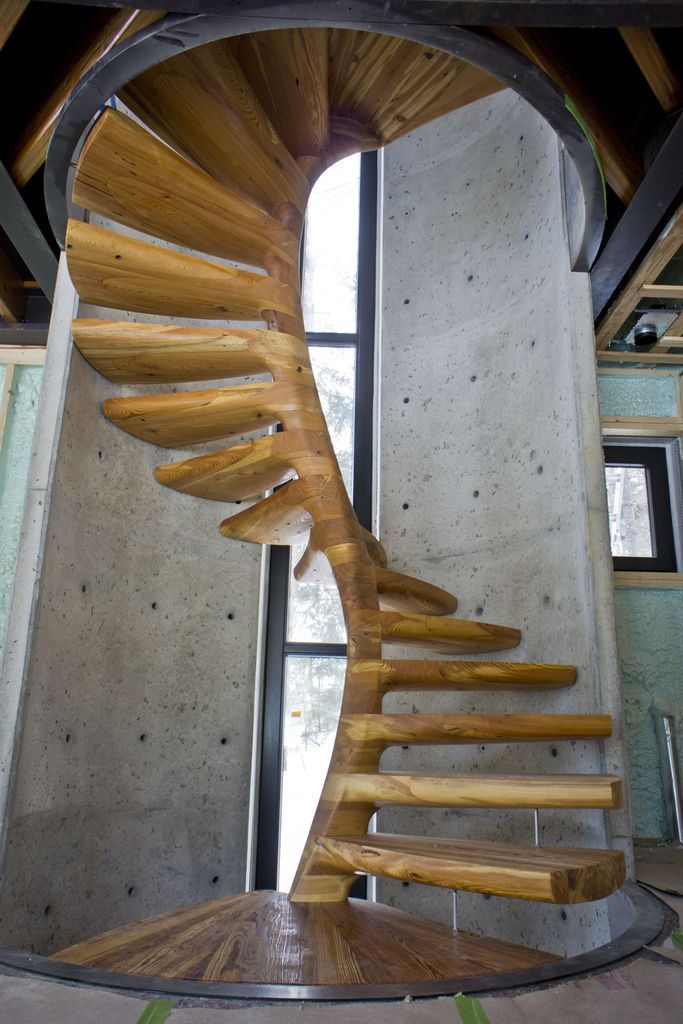 Spiral Staircase with a Ton of Curves
