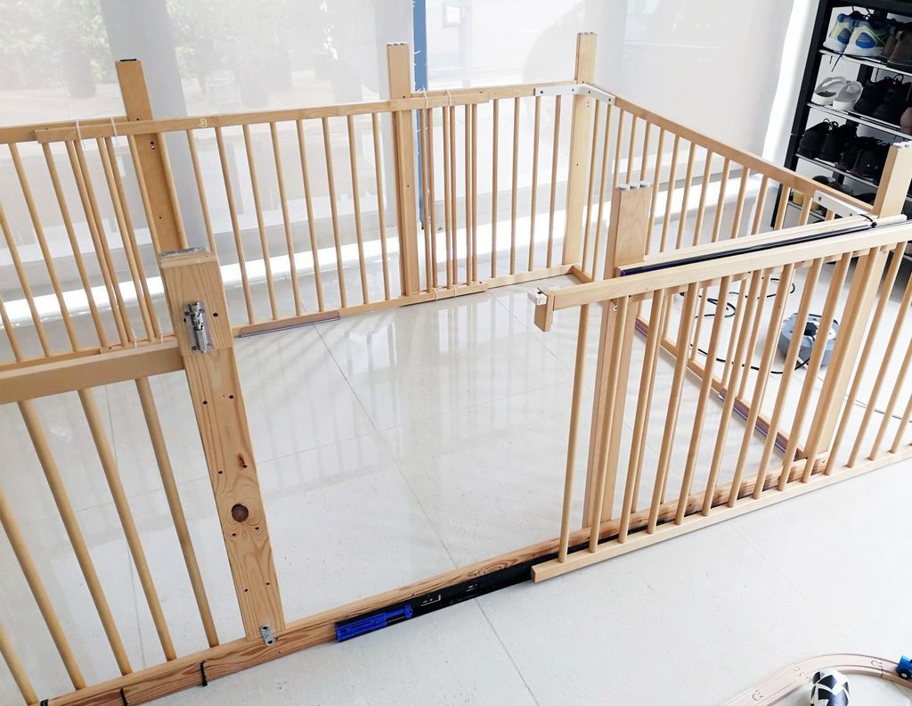 Children's Playpen with Sliding Door Made of Old Cribs