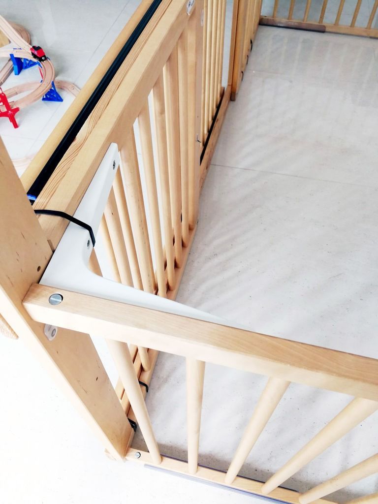 Children's Playpen with Sliding Door Made of Old Cribs