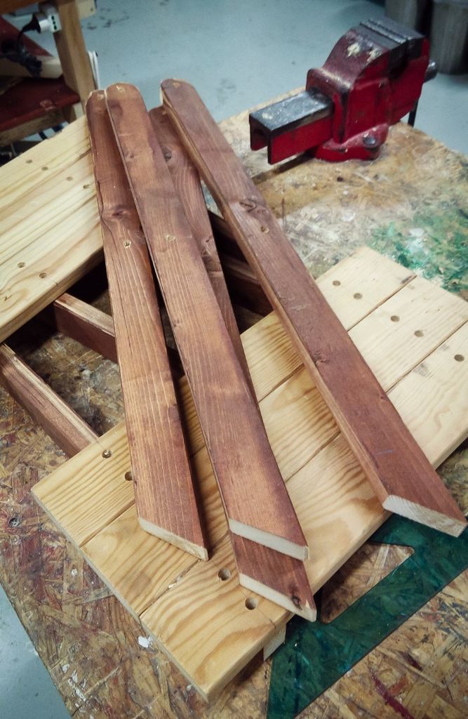 Cómo Hacer una Pequeña Mesa Plegable
