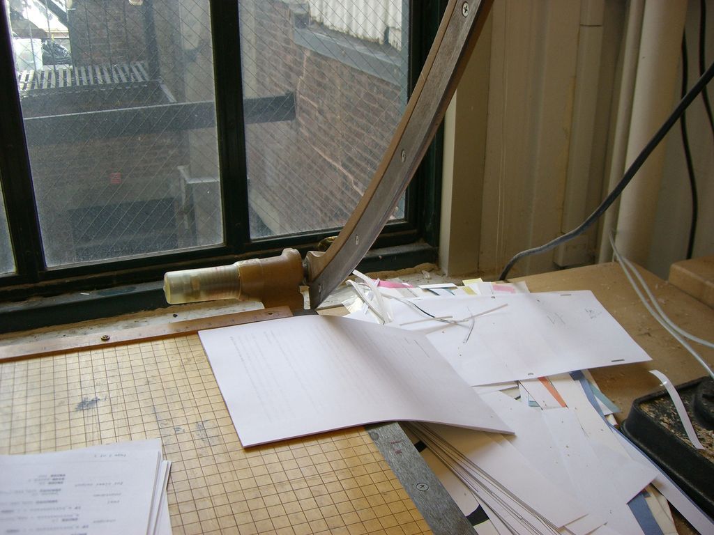Cómo Reciclar Papel de Oficina en Cuadernos en Blanco