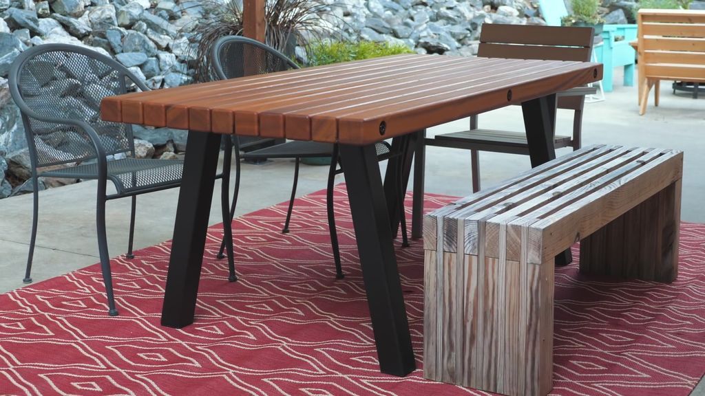 ¡Moderno Comedor al Aire Libre¡ ¡Mesa y Estructura de una Pérgola!