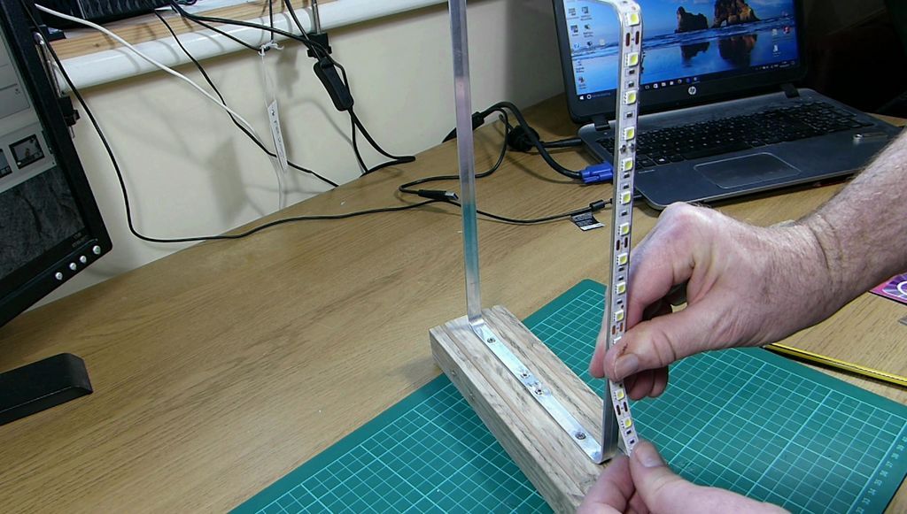 Moderna Lámpara de Mesa de Espejo Infinito y Luces LED