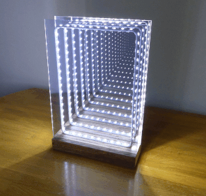 Moderna Lámpara de Mesa de Espejo Infinito y Luces LED