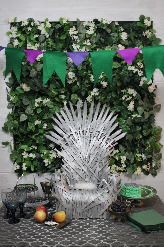 Silla de Game of Thrones de Tamaño para Bebés