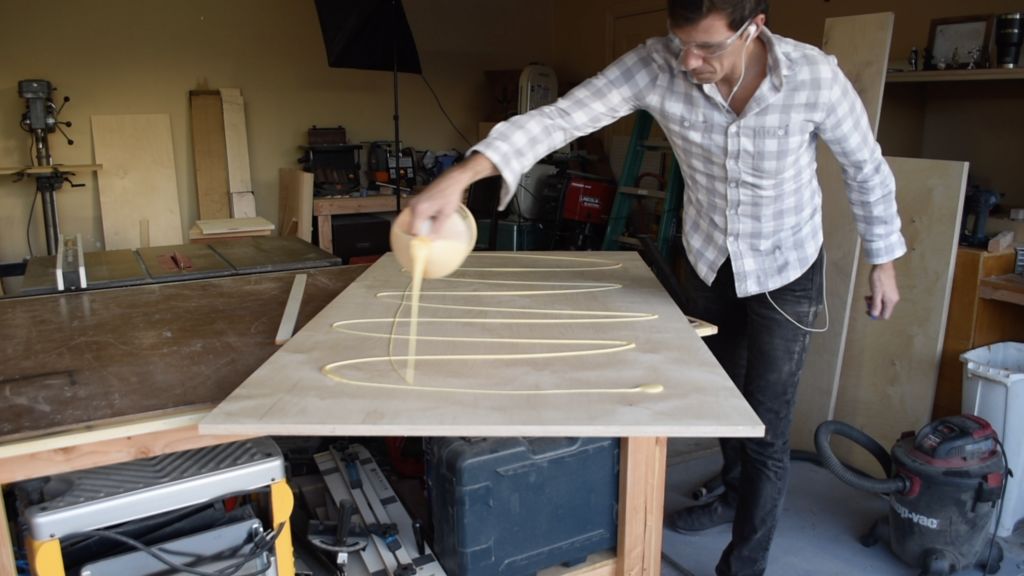 Fabricación de una Mesa de Gama Alta de Madera Contrachapada para el Comedor