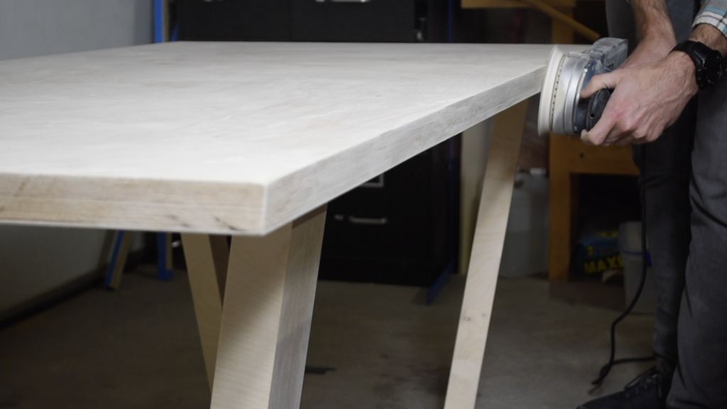 Fabricación de una Mesa de Gama Alta de Madera Contrachapada para el Comedor