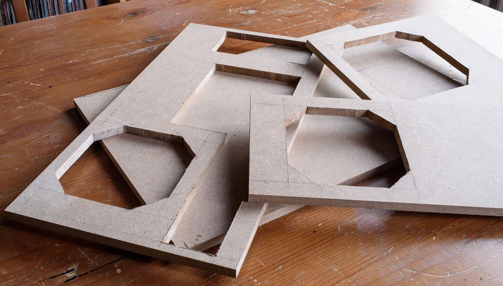 Drawer that Replaces the Computer Case and Stores All its Hardware Components
