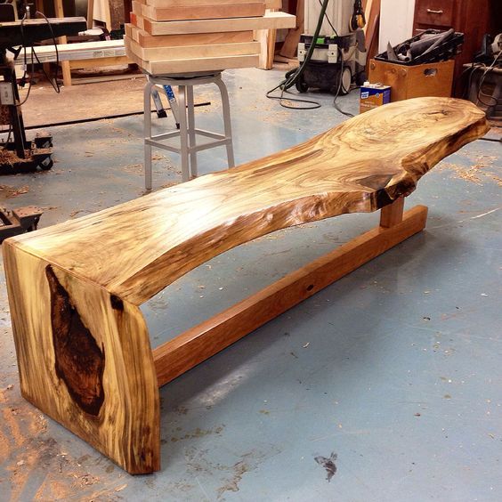 Good options to furnish your home with rustic wood