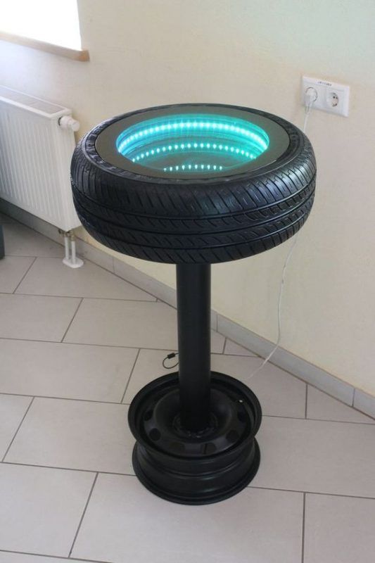 Muebles elaborados a base de automóviles