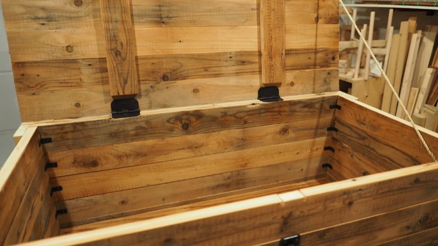 Reclaimed Wood Storage Chest