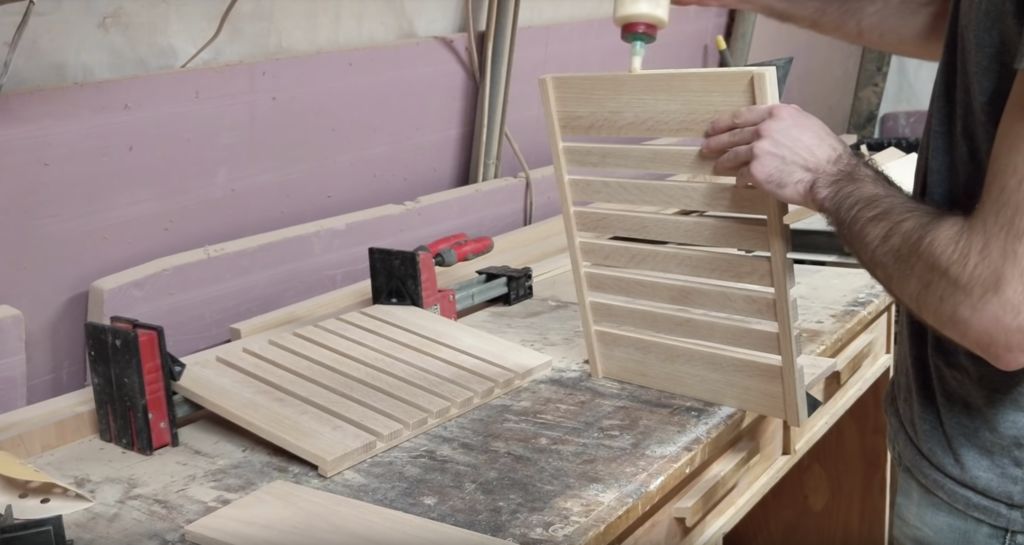 Modern Ribbon Bench for your Shoes