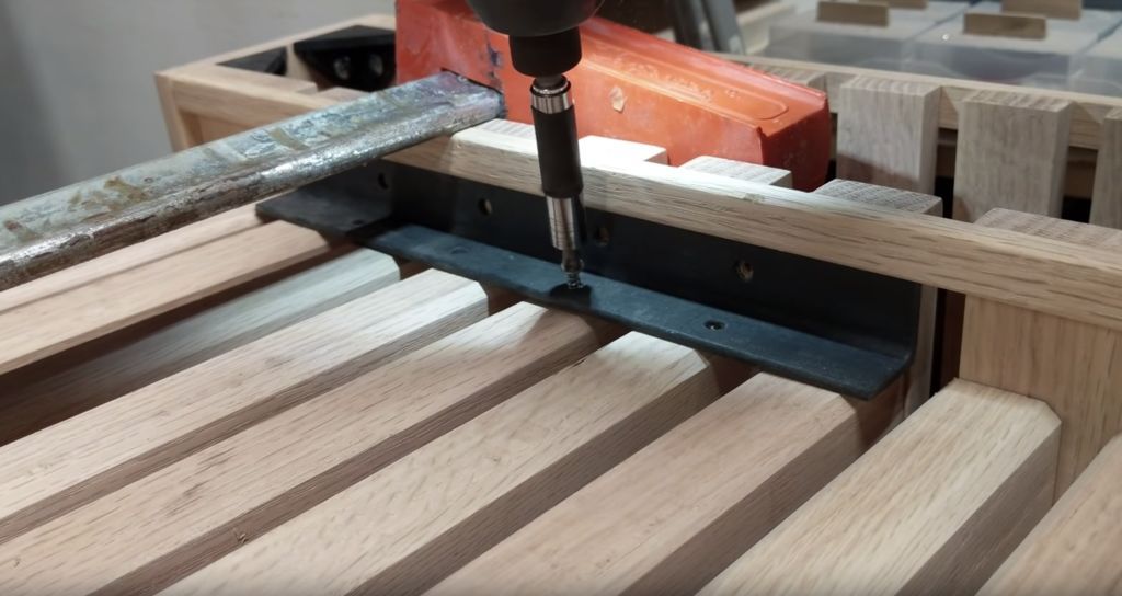 Modern Ribbon Bench for your Shoes