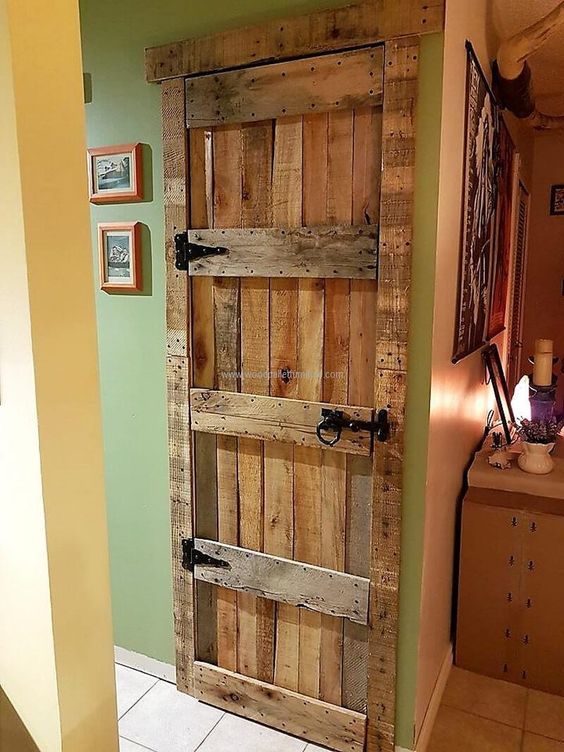 Rustic furniture for lovers of recycled wood
