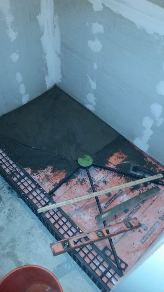 Installation of personalized shower tray