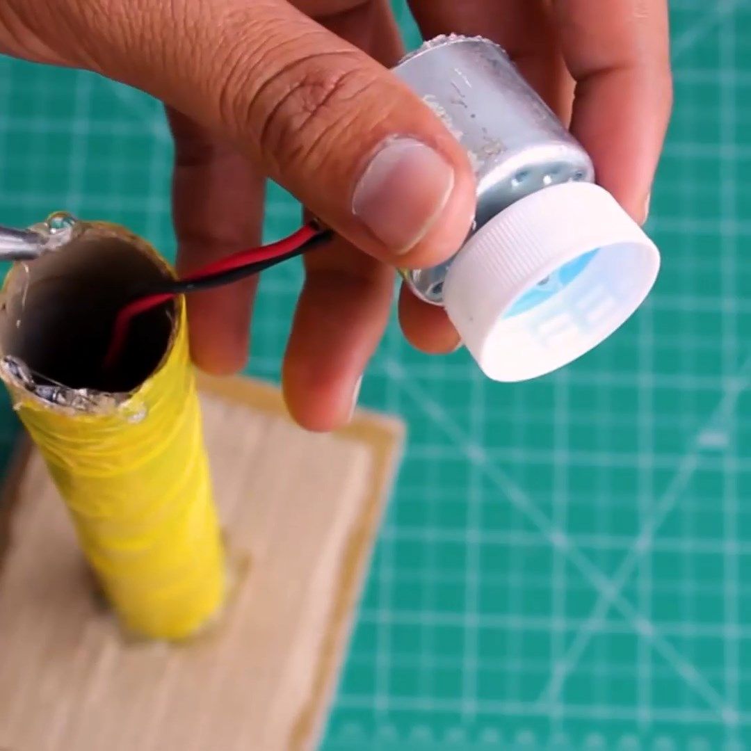 Table Fan with a Plastic Bottle