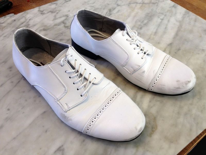 How to Paint Leather Shoes