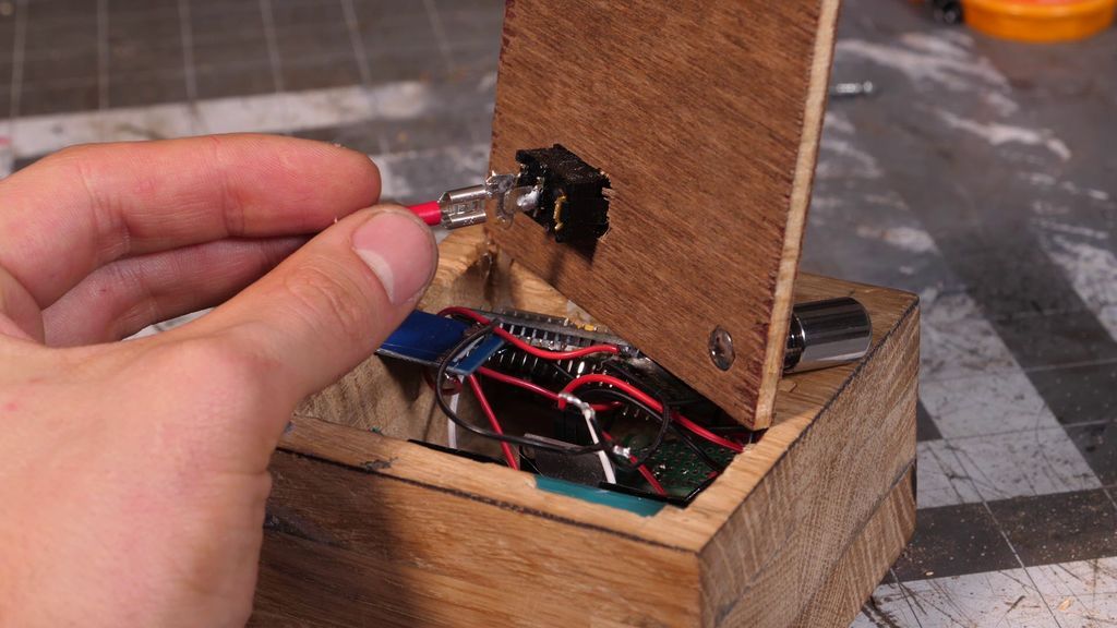 Wireless Lamps that React to Sound