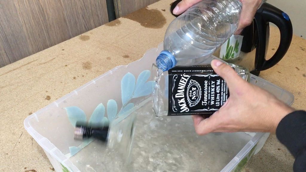 Cortar una Botella de Vidrio con Agua