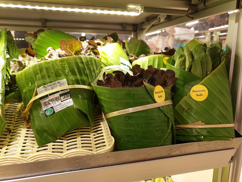 Supermercados Asiáticos vuelven a usar hojas