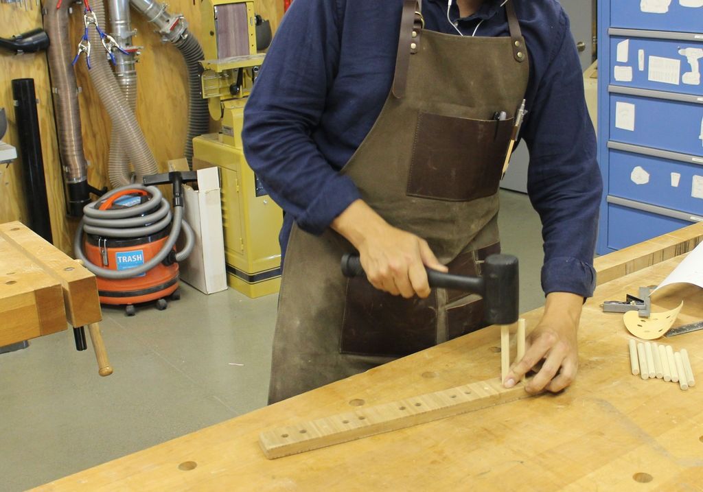 Cómo Hacer un Estante para Copas de Vino de Madera